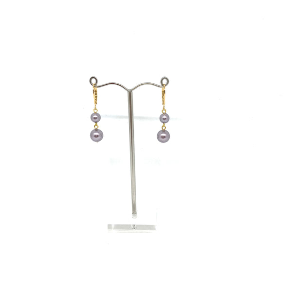 Short pearl earrings