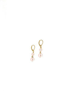 Short pearl earrings