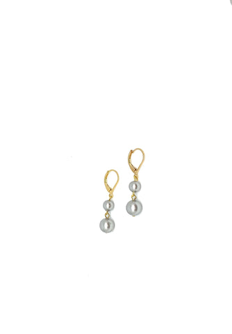 Short pearl earrings