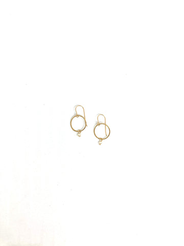 Circle and pearl earrings