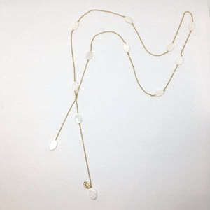 Mother-of-pearl tie long necklace